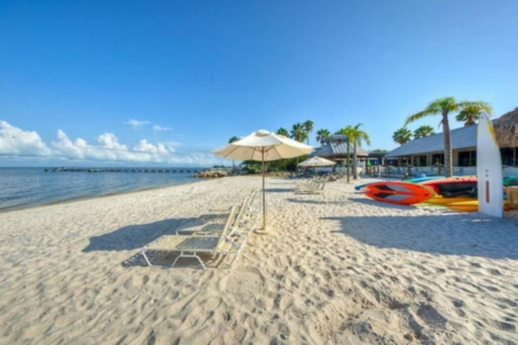 Beautiful One Bedroom Resort-Style Studio With Pool And Beach Access Ruskin Exterior foto