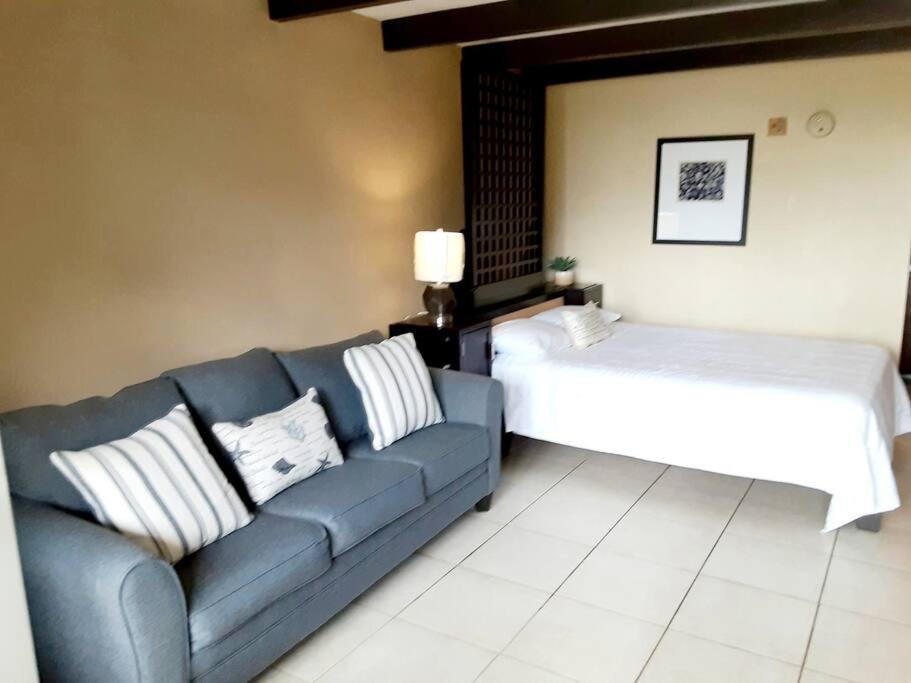 Beautiful One Bedroom Resort-Style Studio With Pool And Beach Access Ruskin Exterior foto